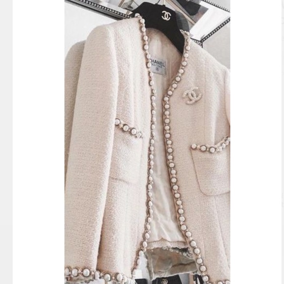 CHANEL ICONIC Ivory Pearl Trim Tweed Lesage Jacket - Picture 2 of 8